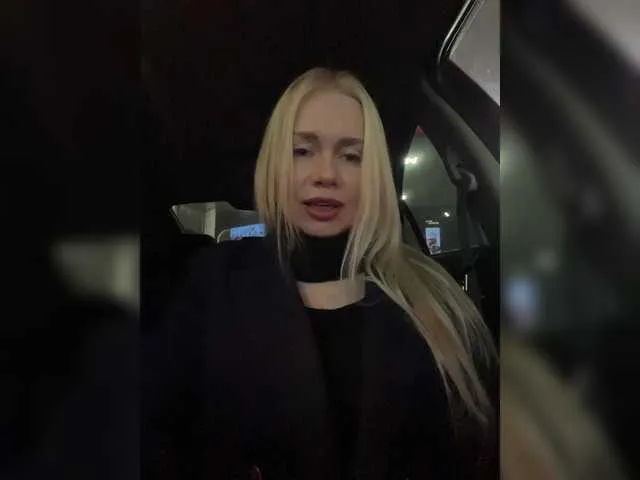 Live sex webcam photo for -SexyMilf- #292390573