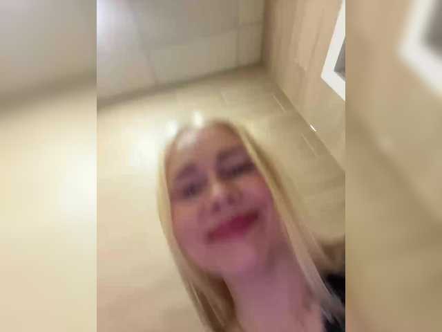 Live sex webcam photo for -SexyMilf- #292411135