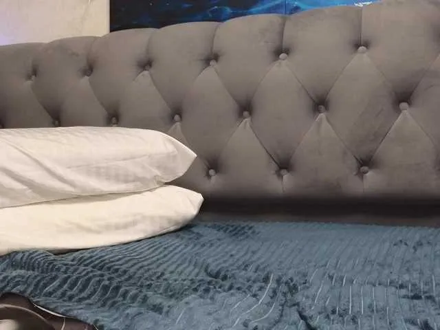 Live sex webcam photo for -Sexyhotangel- #292355150