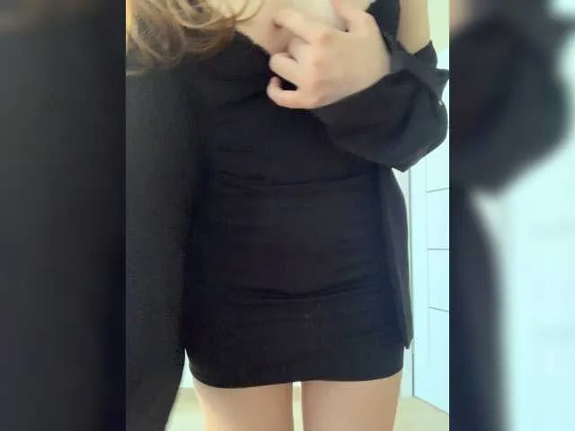 Live sex webcam photo for -Shining- #273323808