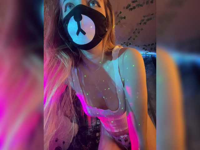 Live sex webcam photo for -Summer- #290179474