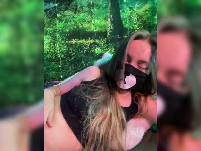 Live sex webcam photo for -Summer- #290990361