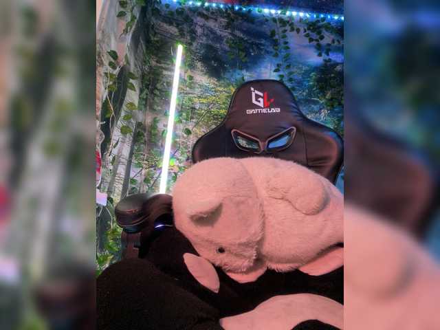 Live sex webcam photo for -Summer- #291860051