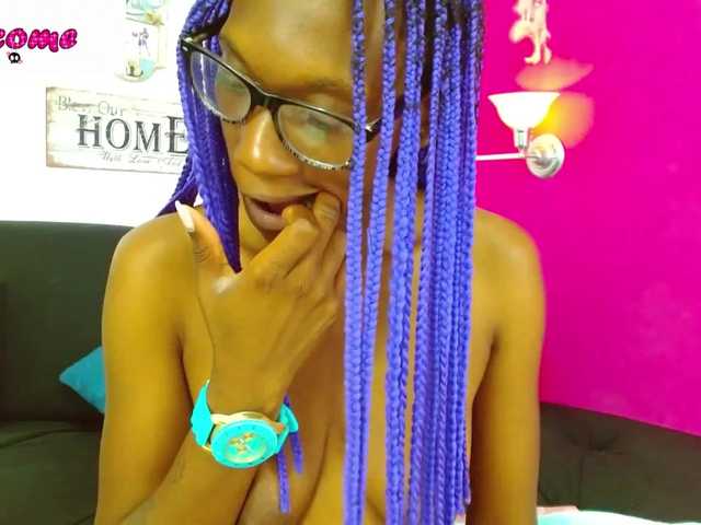 Live sex webcam photo for -UMAWILLIAMS #271883475