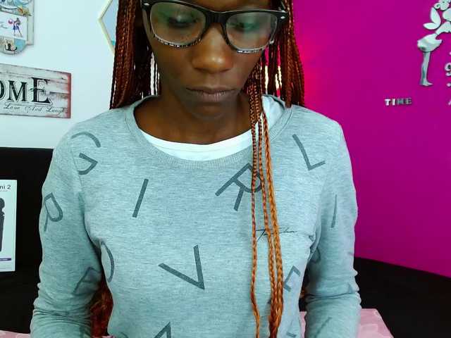 Live sex webcam photo for -UMAWILLIAMS #272294385