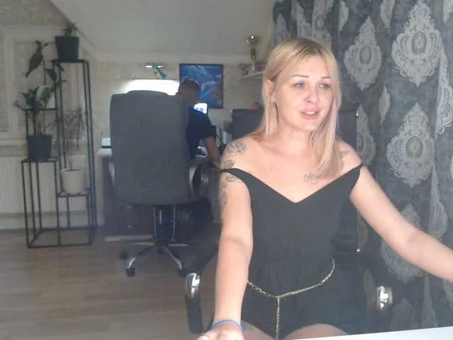 Live sex webcam photo for -VALERRI- #272821570