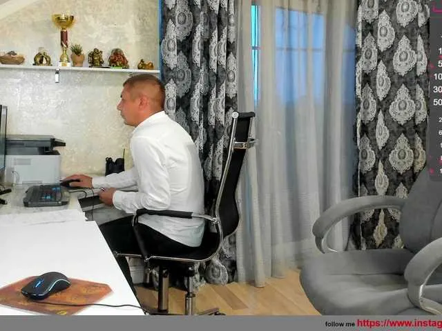 Live sex webcam photo for -VALERRI- #274022668