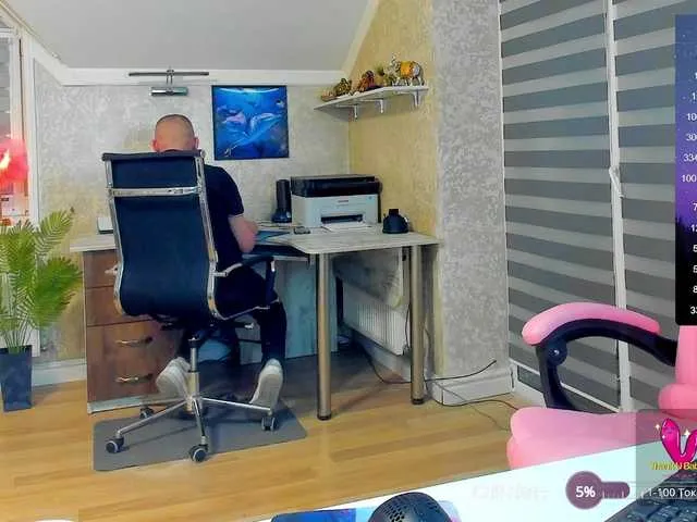 Live sex webcam photo for -VALERRI- #277160679