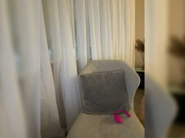 Live sex webcam photo for -Vaka- #276402631