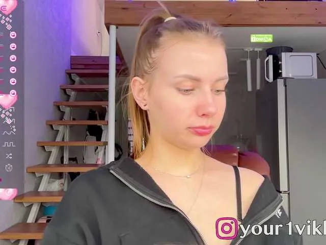 Live sex webcam photo for -VikkiL0vesCheese- #277663692