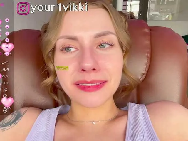 Live sex webcam photo for -VikkiL0vesCheese- #277728622