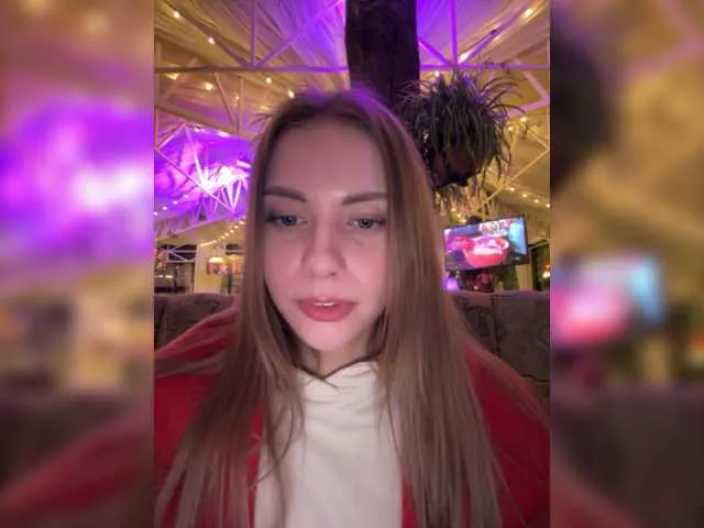 Live sex webcam photo for -VikkiL0vesCheese- #277802417