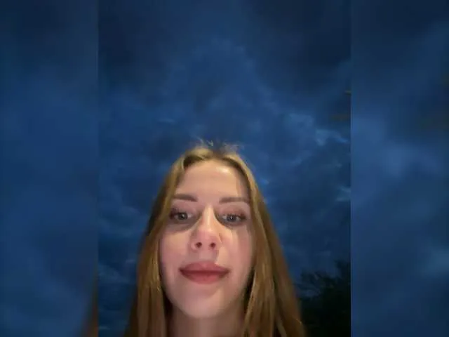 Live sex webcam photo for -VikkiL0vesCheese- #277832898