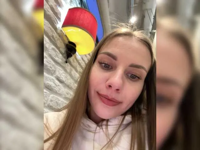 Live sex webcam photo for -VikkiL0vesCheese- #277897094