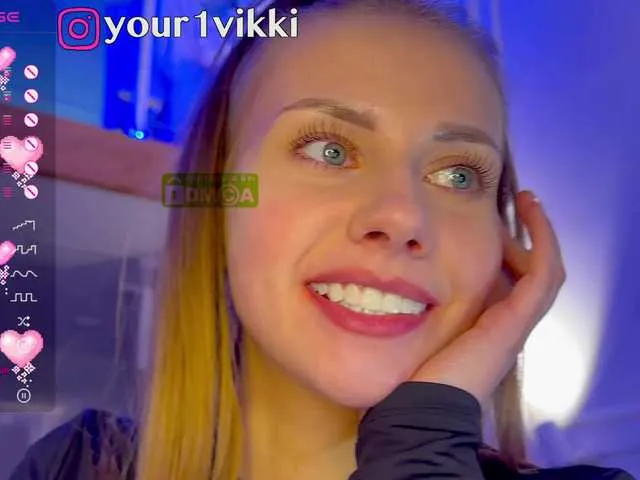 Live sex webcam photo for -VikkiL0vesCheese- #277904529
