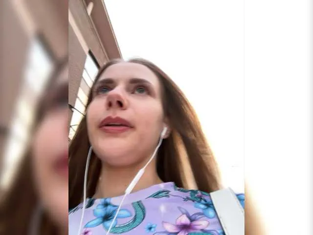 Live sex webcam photo for -VikkiL0vesCheese- #278149218