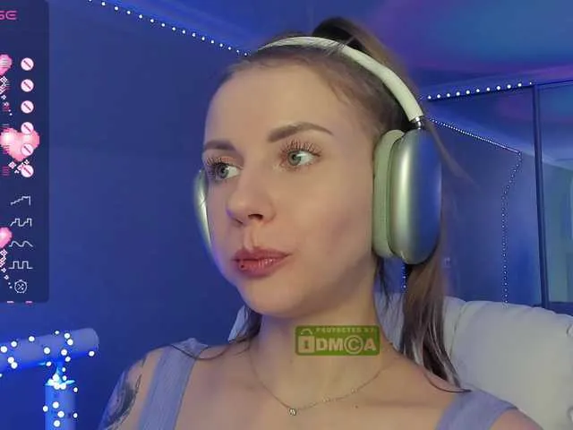 Live sex webcam photo for -VikkiL0vesCheese- #278262376