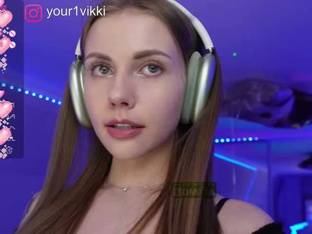 Live sex webcam photo for -VikkiL0vesCheese- #278272275