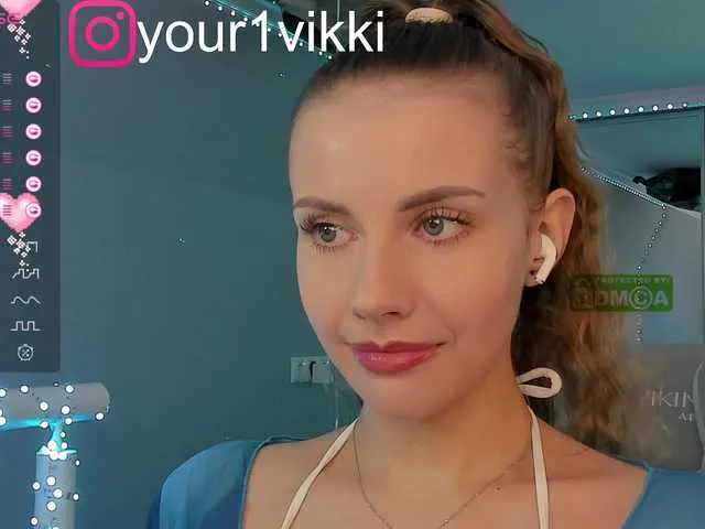 Live sex webcam photo for -VikkiL0vesCheese- #282612210