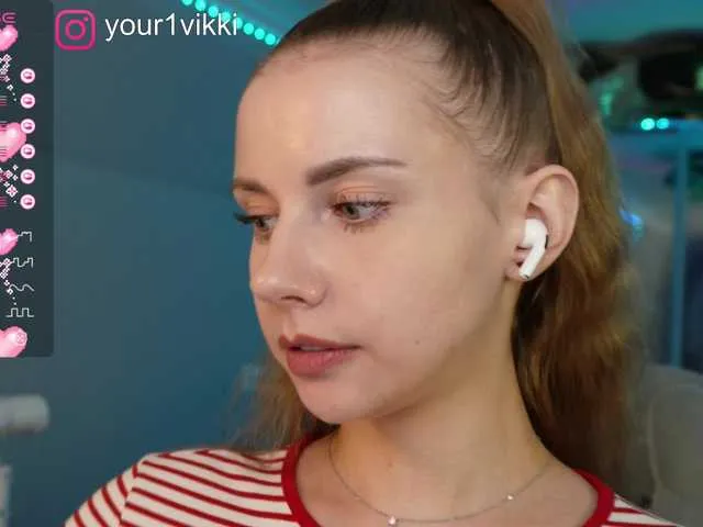 Live sex webcam photo for -VikkiL0vesCheese- #286717920