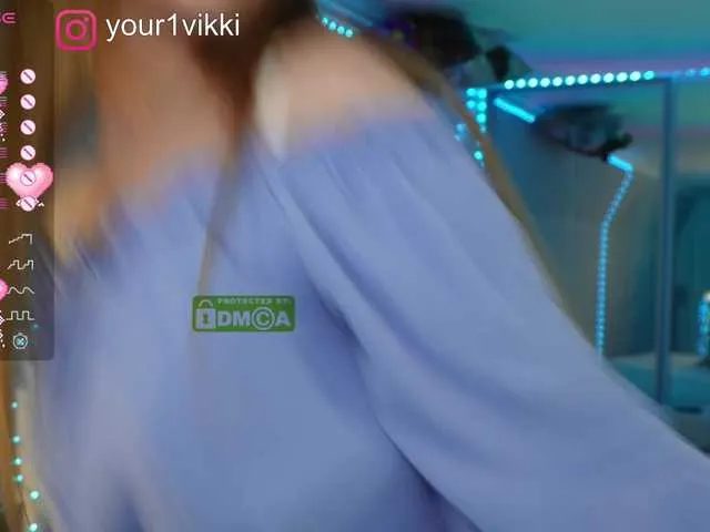 Live sex webcam photo for -VikkiL0vesCheese- #288649088