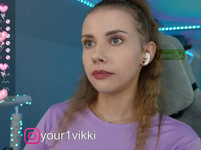 Live sex webcam photo for -VikkiL0vesCheese- #289094098