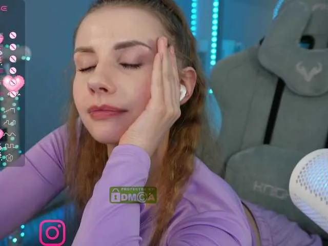 Live sex webcam photo for -VikkiL0vesCheese- #289134758