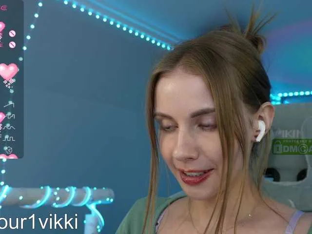 Live sex webcam photo for -VikkiL0vesCheese- #289320730