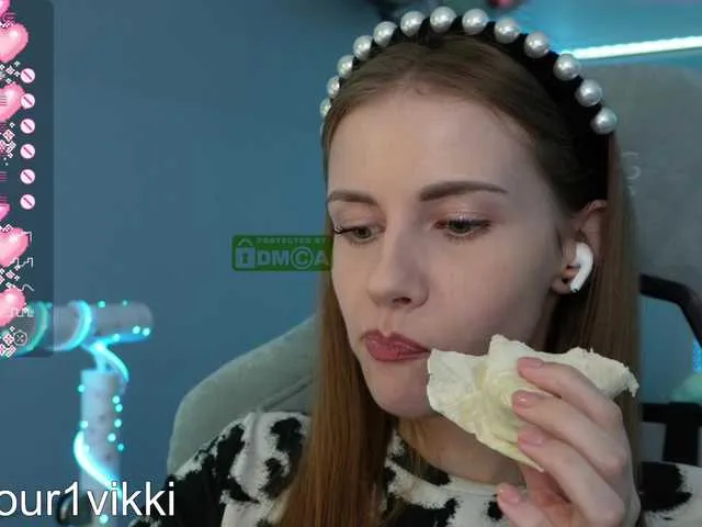 Live sex webcam photo for -VikkiL0vesCheese- #289468424