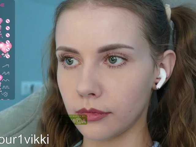 Live sex webcam photo for -VikkiL0vesCheese- #289538977