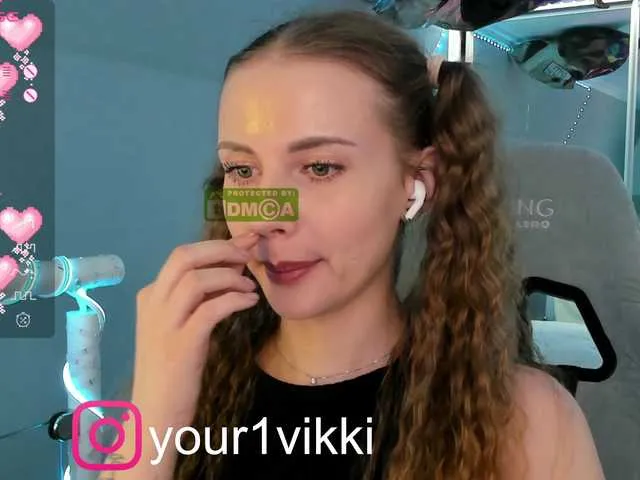 Live sex webcam photo for -VikkiL0vesCheese- #289610913