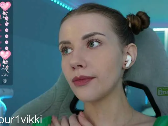 Live sex webcam photo for -VikkiL0vesCheese- #289724387