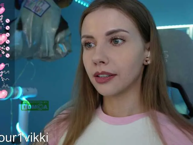 Live sex webcam photo for -VikkiL0vesCheese- #289783054
