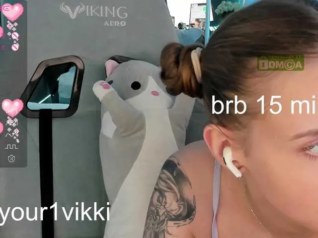 Live sex webcam photo for -VikkiL0vesCheese- #289943069