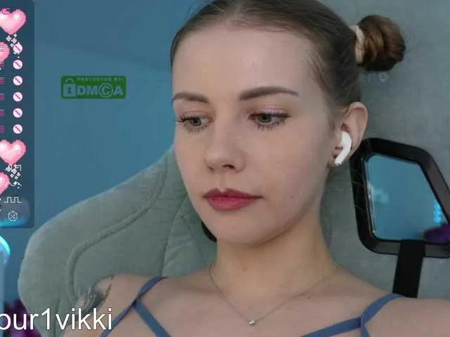 Live sex webcam photo for -VikkiL0vesCheese- #289986391