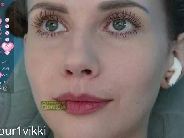 Live sex webcam photo for -VikkiL0vesCheese- #290004438