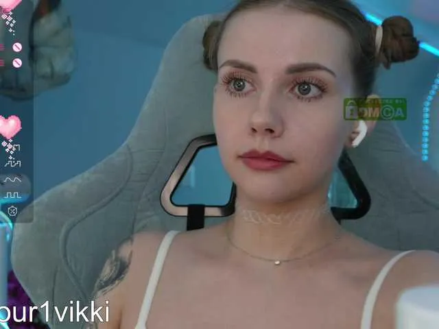 Live sex webcam photo for -VikkiL0vesCheese- #290007691