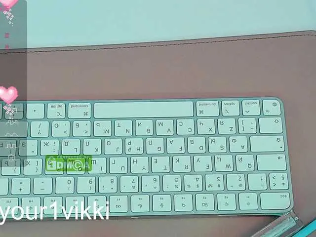 Live sex webcam photo for -VikkiL0vesCheese- #290236329