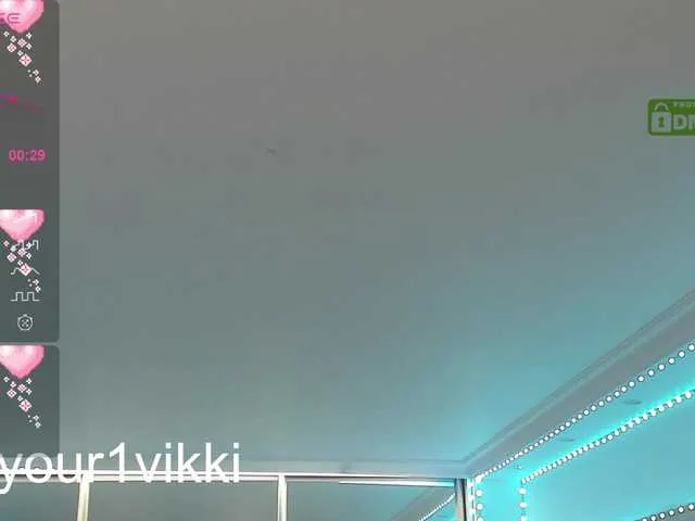 Live sex webcam photo for -VikkiL0vesCheese- #290321333