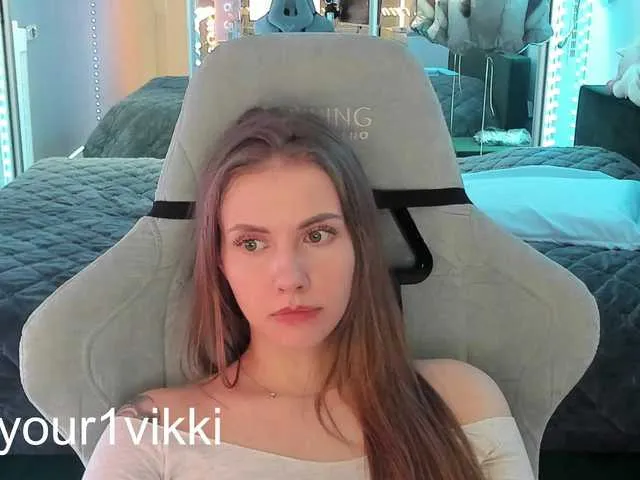 Live sex webcam photo for -VikkiL0vesCheese- #290756455