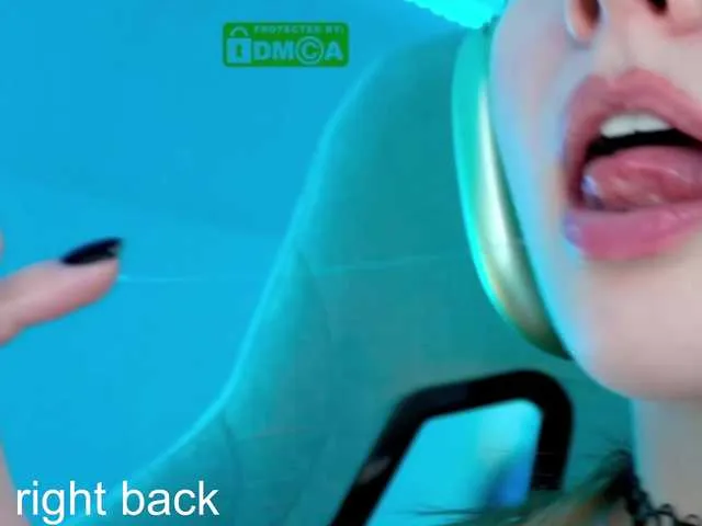 Live sex webcam photo for -VikkiL0vesCheese- #290762140