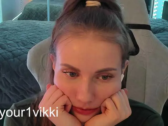 Live sex webcam photo for -VikkiL0vesCheese- #290780447