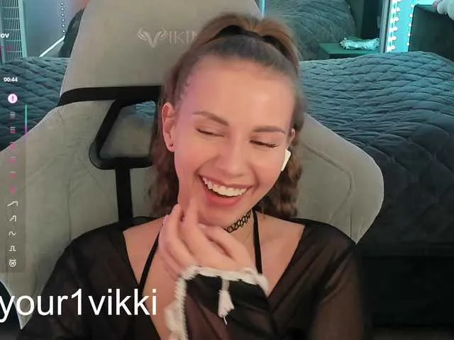 Live sex webcam photo for -VikkiL0vesCheese- #290808753