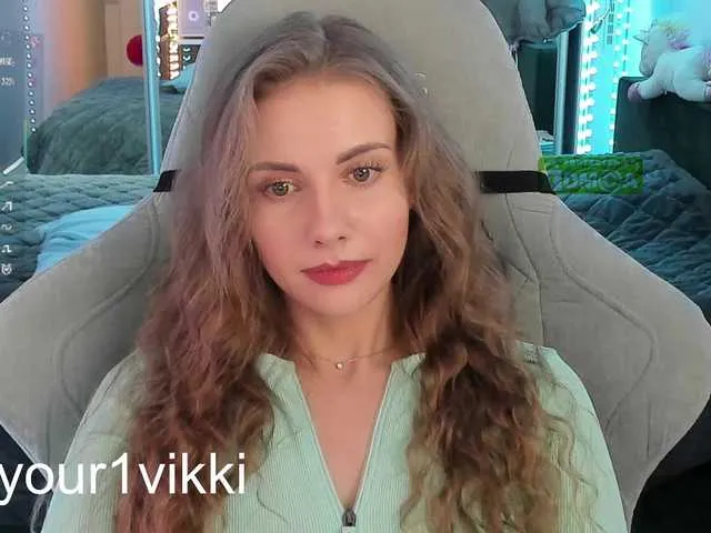 Live sex webcam photo for -VikkiL0vesCheese- #290900333