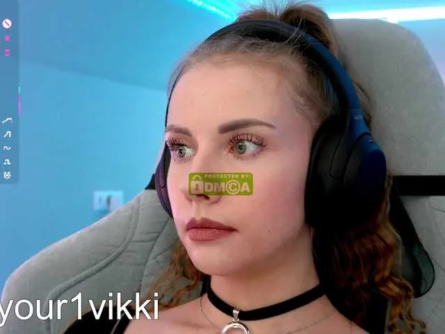 Live sex webcam photo for -VikkiL0vesCheese- #290971349