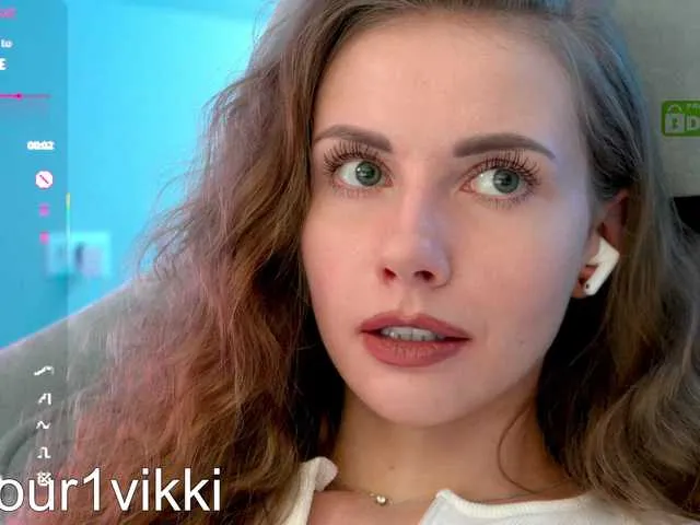 Live sex webcam photo for -VikkiL0vesCheese- #290995135