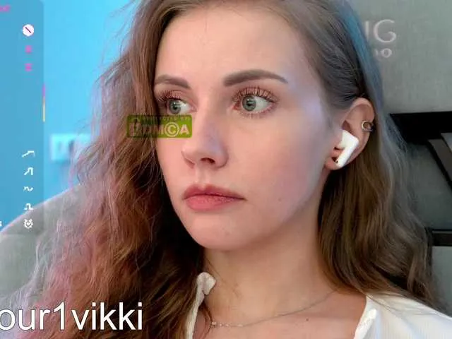 Live sex webcam photo for -VikkiL0vesCheese- #290996600