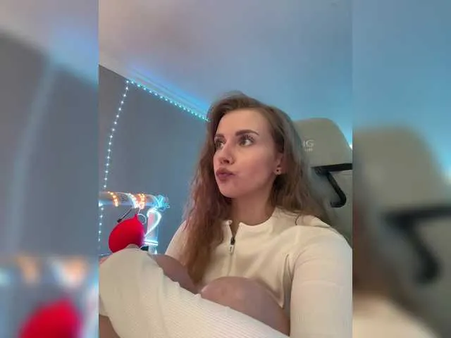 Live sex webcam photo for -VikkiL0vesCheese- #290996955