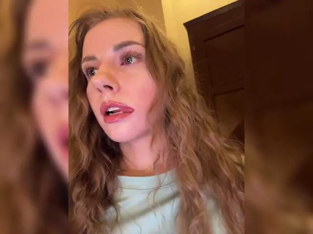 Live sex webcam photo for -VikkiL0vesCheese- #291018962