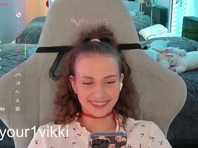 Live sex webcam photo for -VikkiL0vesCheese- #291053673